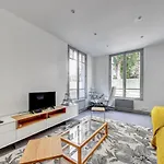 Appartement Calme Au Coeur De Vavin Avec Parking